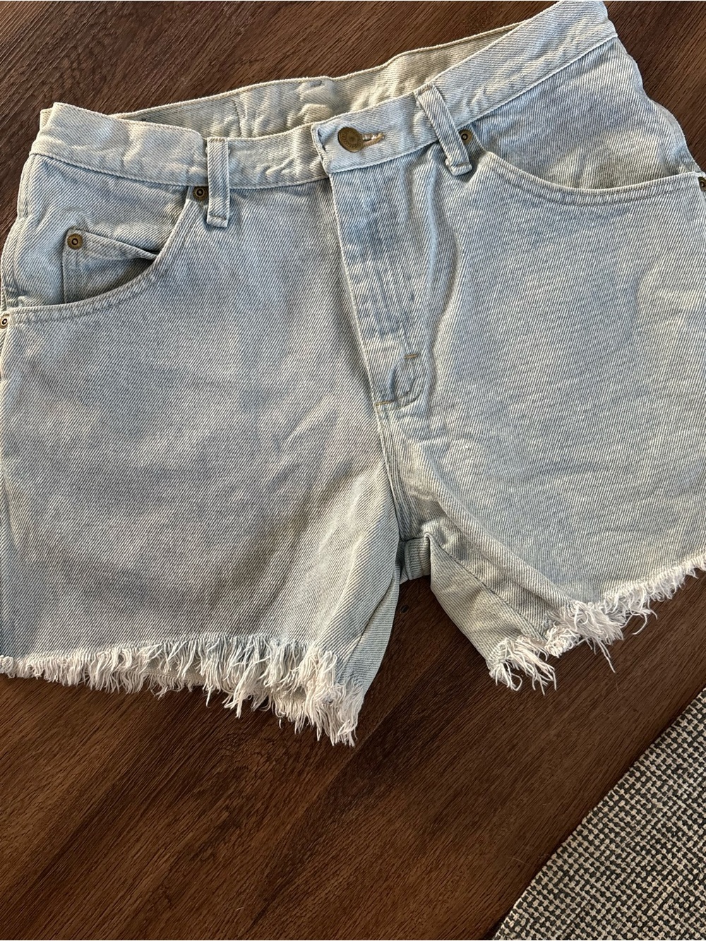 Wrangler Vintage High Rise Jean Shorts 30”